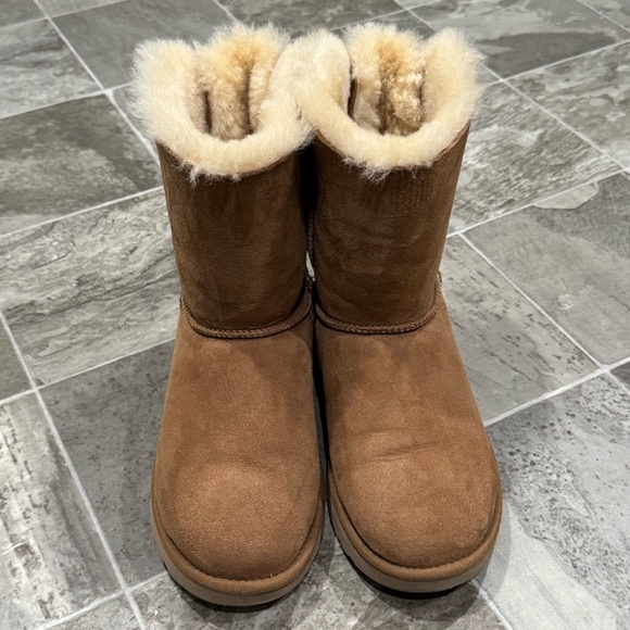 UGG Bailey Bow II Boots Size 7 Brown Chestnut Sheepskin - Picture 5 of 14